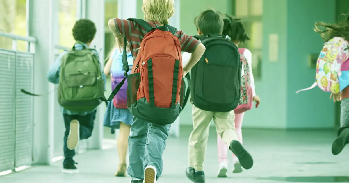 Postura nei bambini: quando l’osteopatia è utile